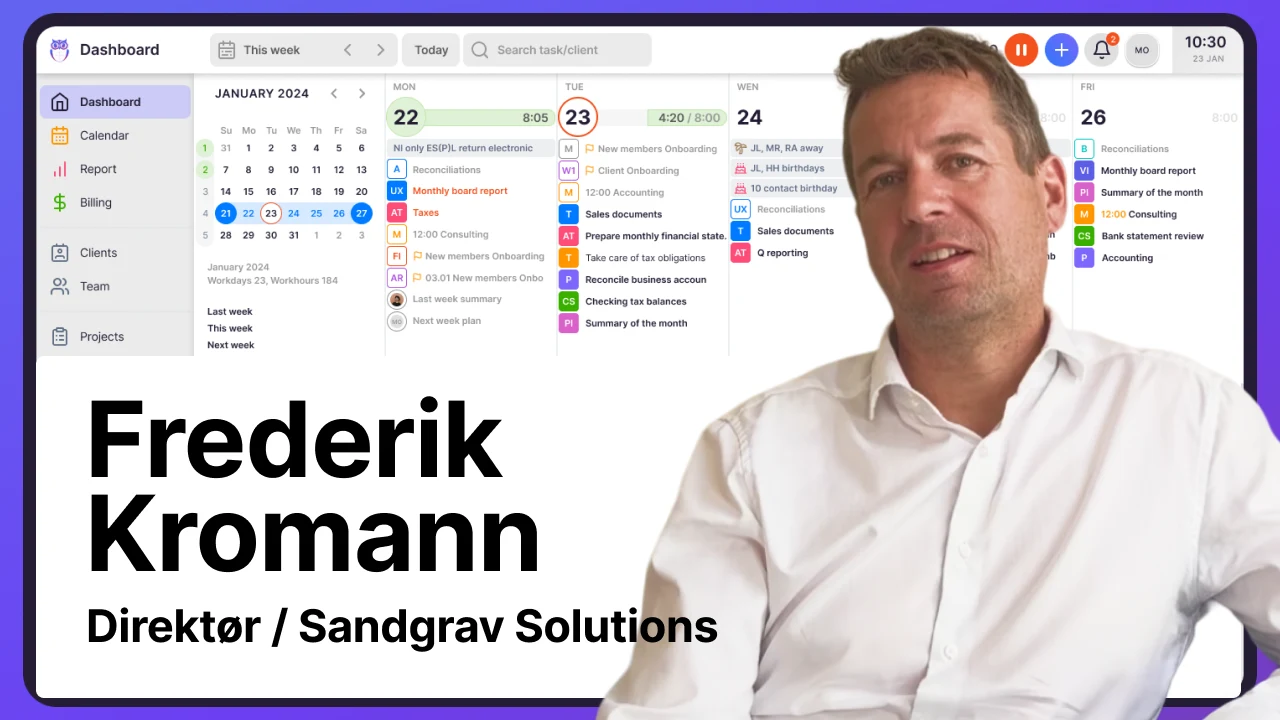 Frederik Kromann, direktør i Sandgrav Solutions, foran et Uku-dashboard — videoens titelkort